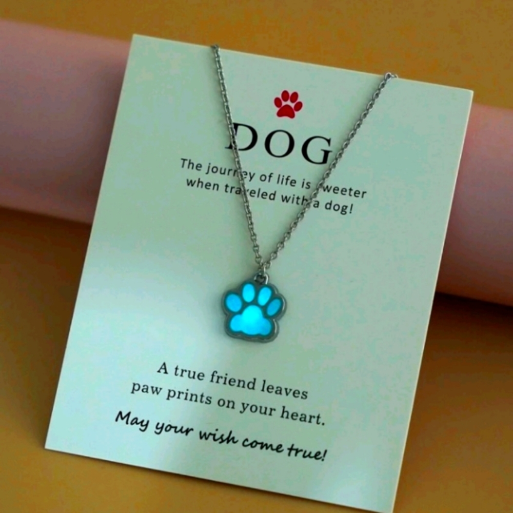 LUMINOUS GLOW IN THE DARK DOG CHARM NECKLACE NEW